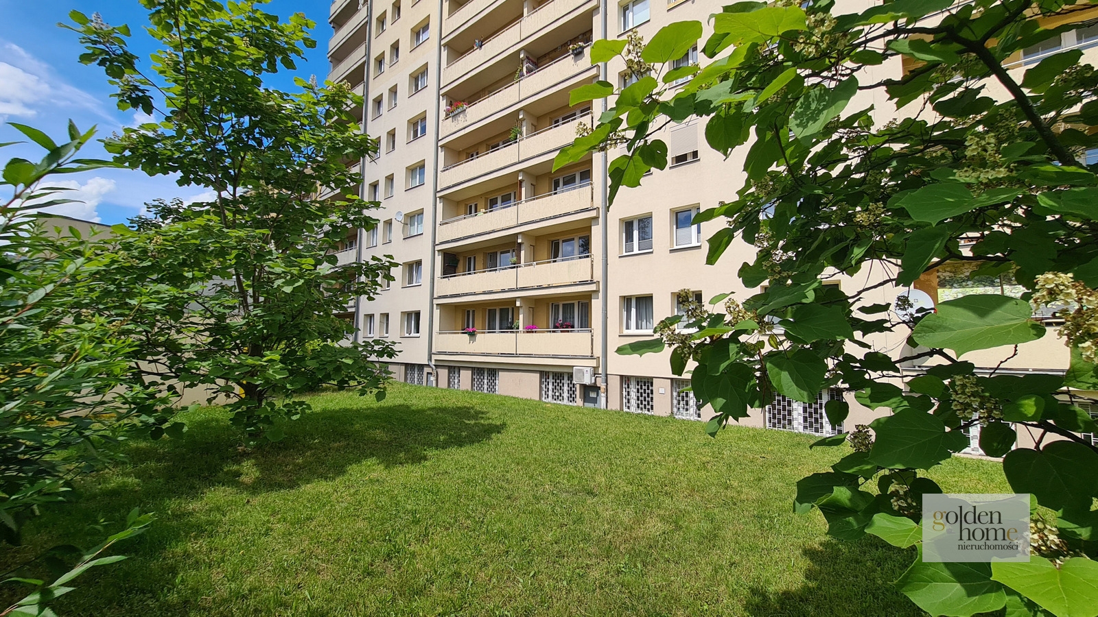 Mieszkanie w świetnej lokalizacji, bardzo jasne, z dużym balkonem